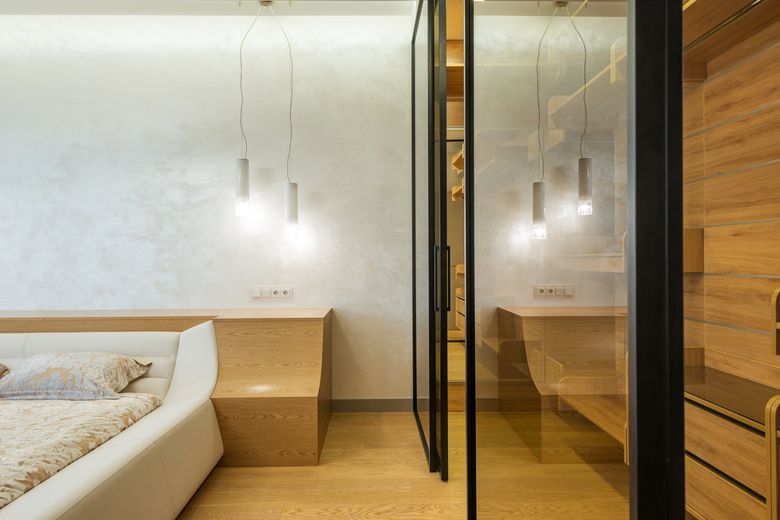 Какие бывают сейфы для интеграции в мебель и стены?