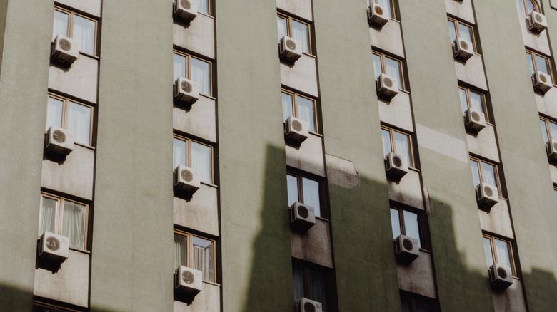 Какие здания в Москве требуют обязательного согласования установки кондиционеров?