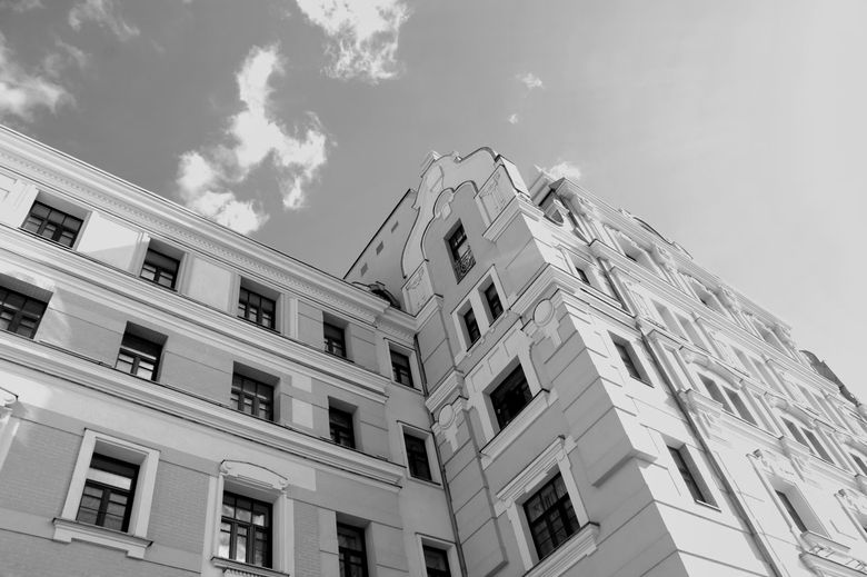 Ограничения внутри коттеджного поселка: роль правил внутреннего распорядка
