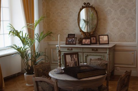 Почему антикварный интерьер в новостройке - это инженерная задача